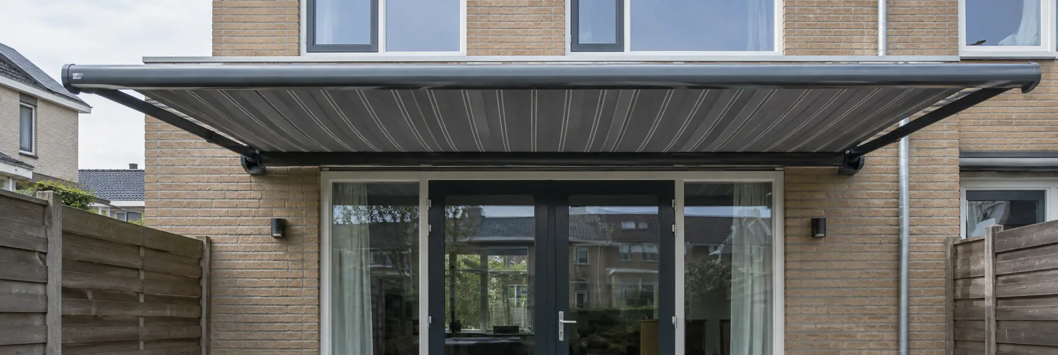 Zonnescherm bij een Nederlandse woning